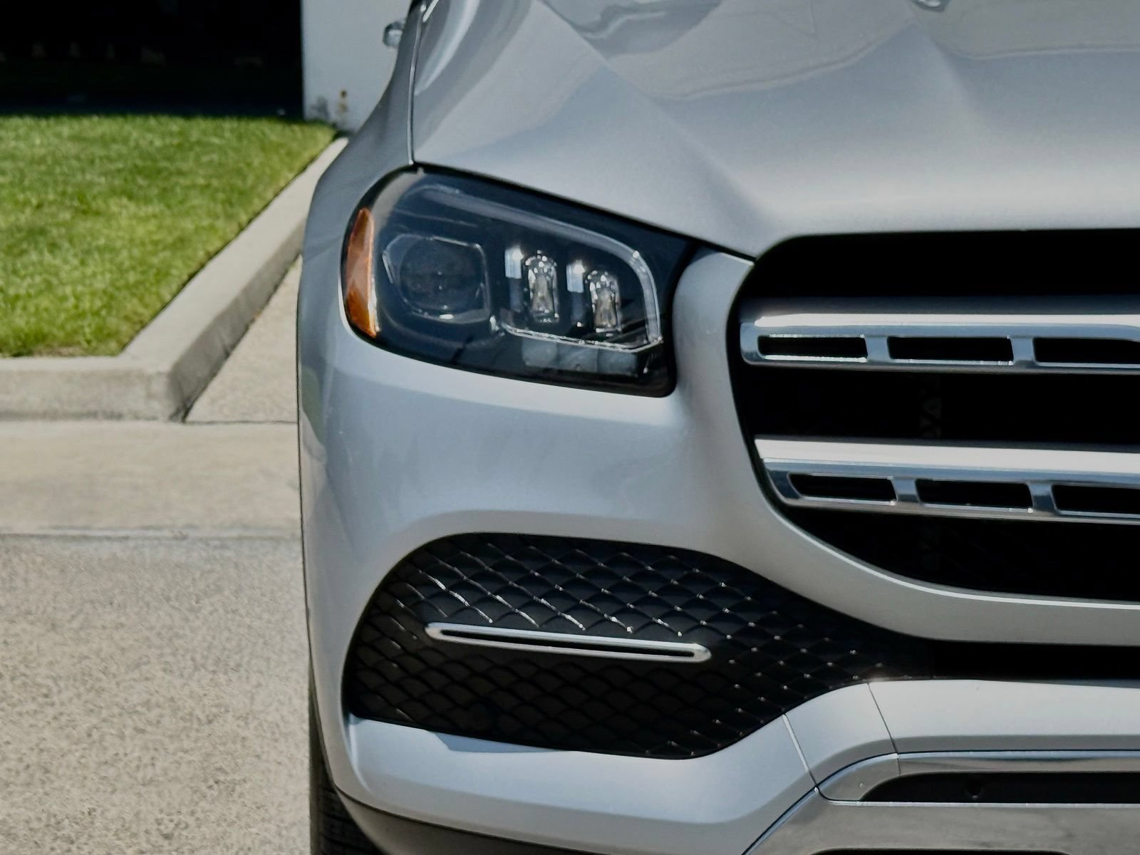 Used 2022 Mercedes-Benz GLS 450 4MATIC w/ Warmth & Comfort Package image 7