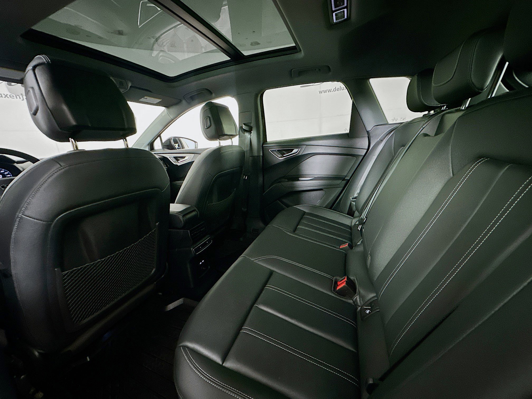 Used 2024 Audi Q4 e-tron Premium Plus w/ Premium Plus image 24