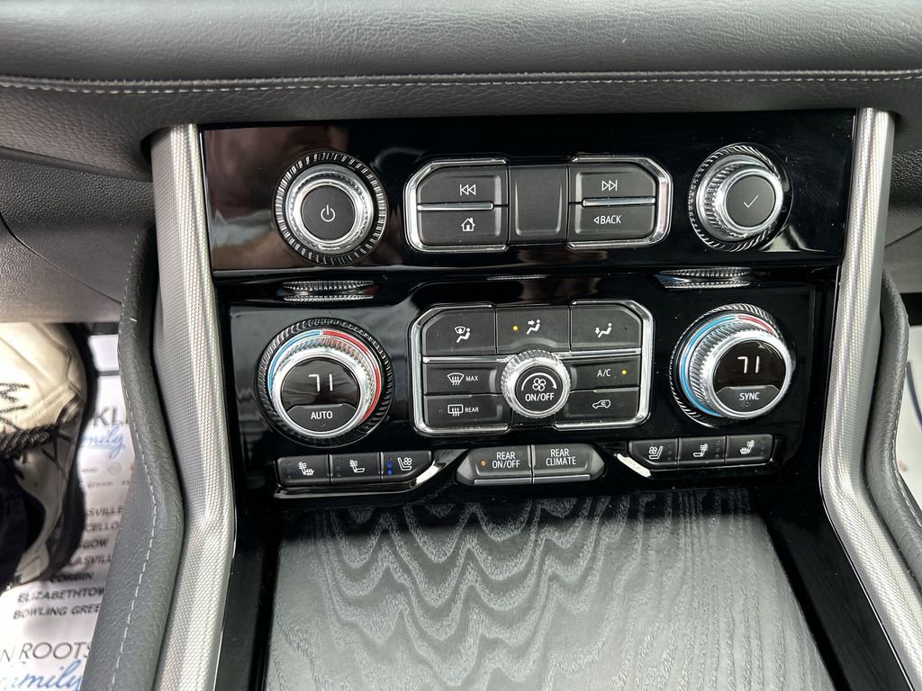 Used 2022 GMC Yukon XL Denali AWD/4WD image 25