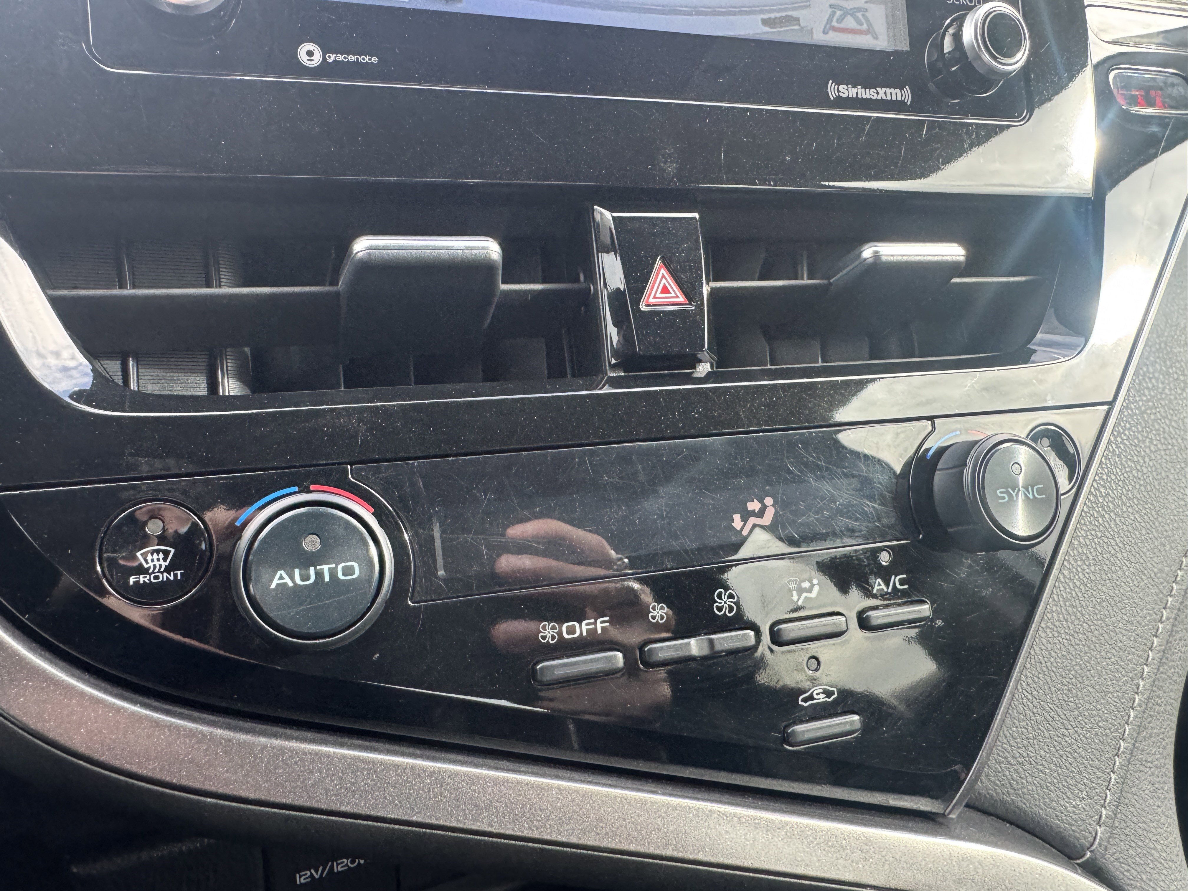 Used 2024 Toyota Camry SE image 26