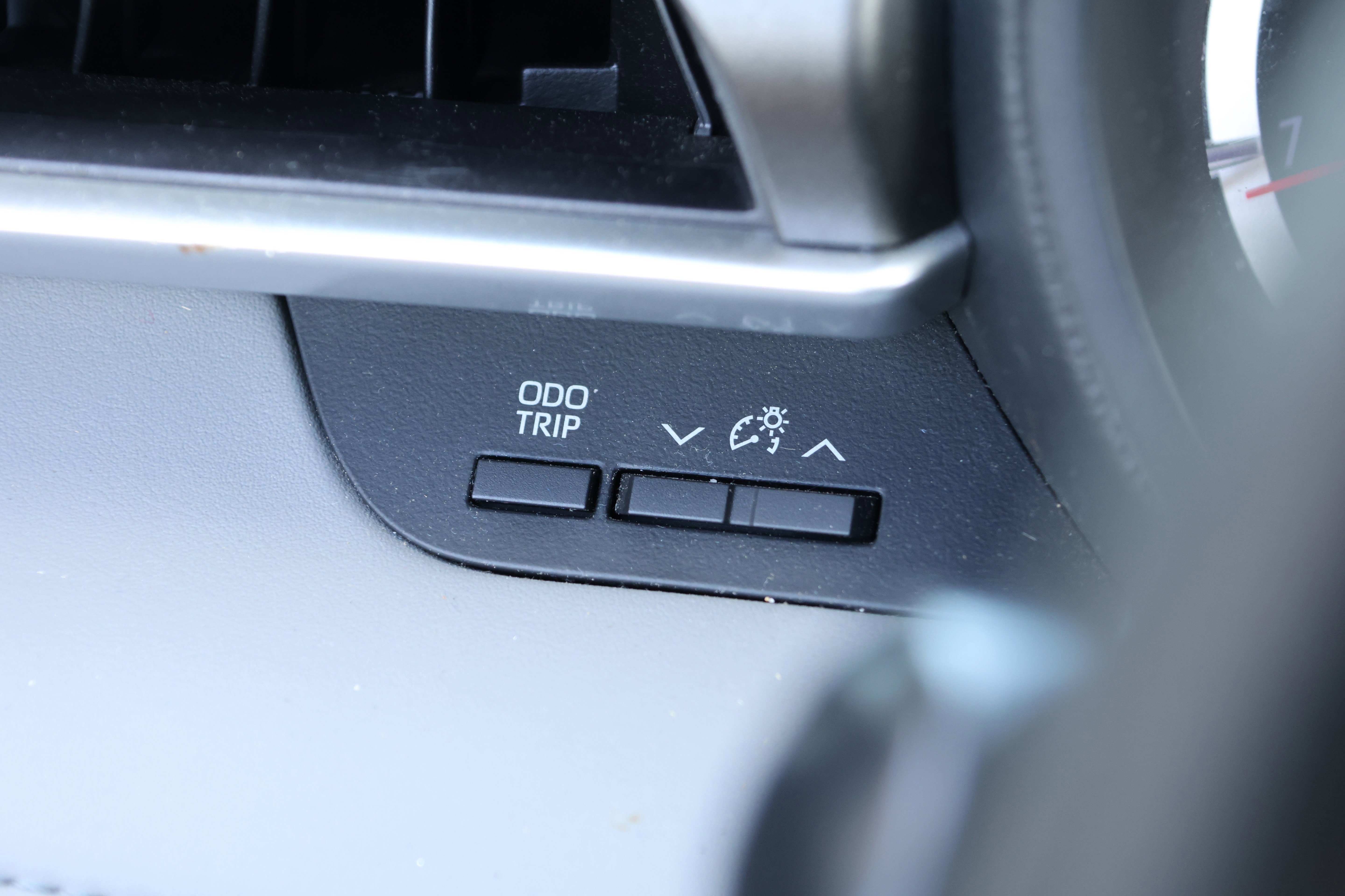Used 2020 Toyota Highlander L FWD image 14