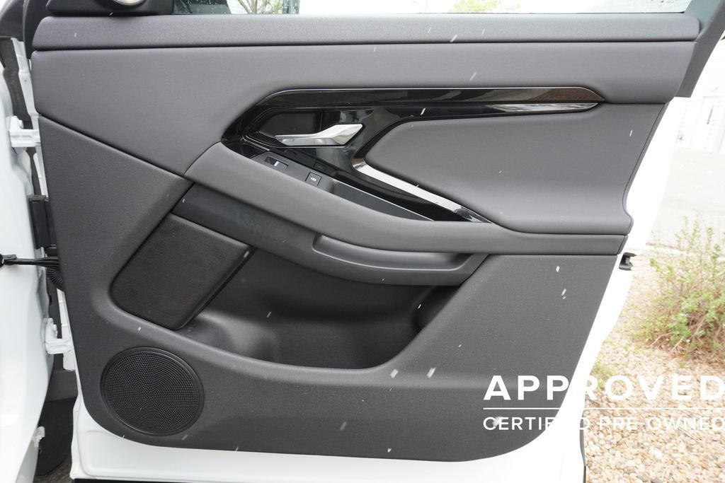 Used 2026 Land Rover Range Rover Evoque S image 21