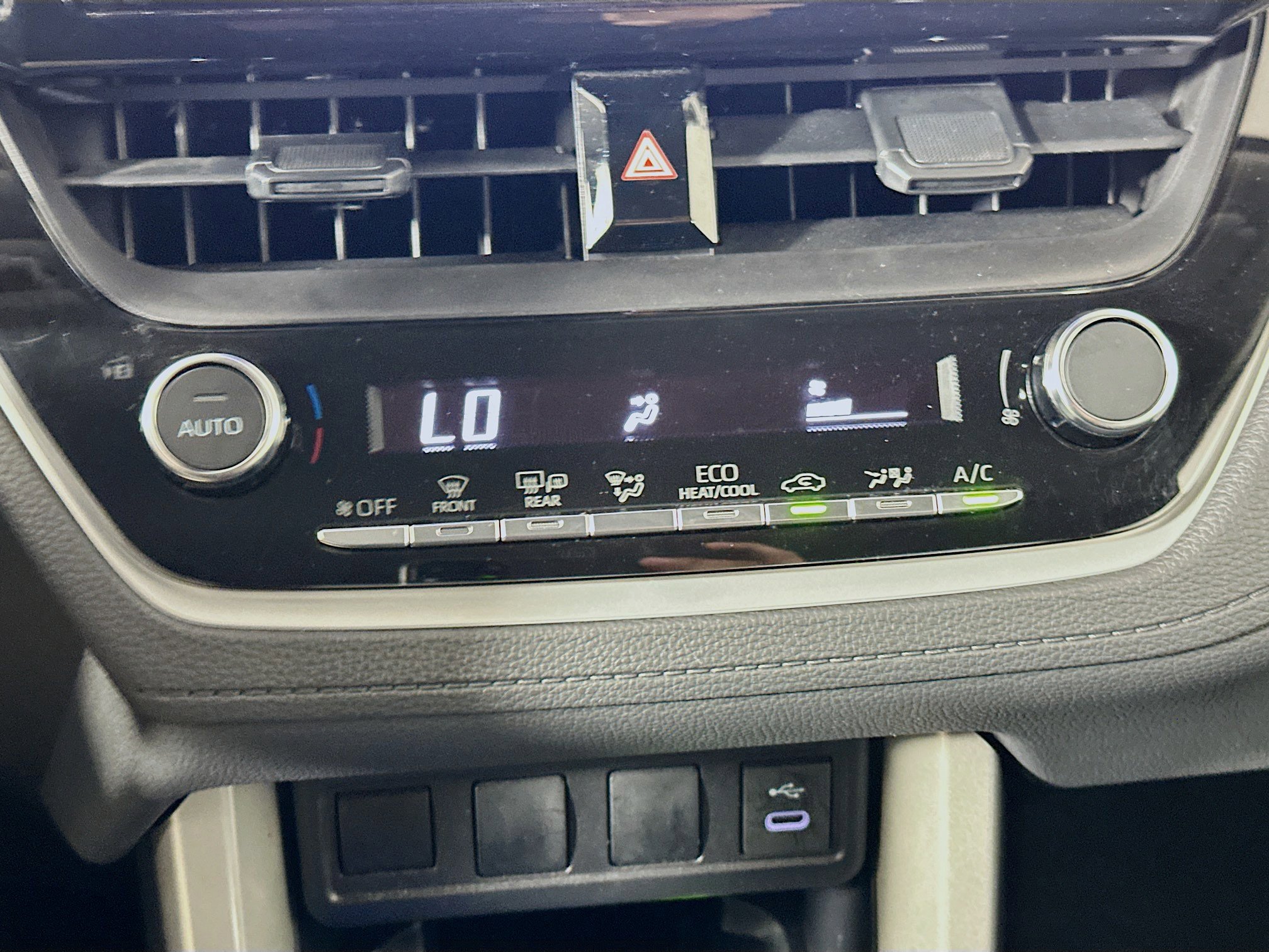 Used 2025 Toyota Corolla Cross LE image 23