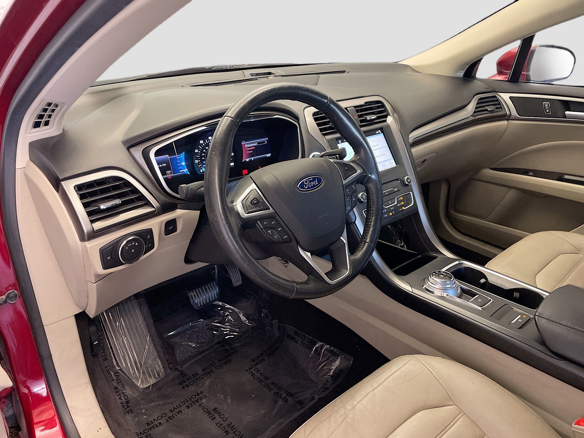 Used 2017 Ford Fusion SE w/ Fusion SE Technology Package image 7