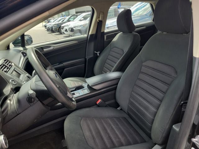 Used 2018 Ford Fusion SE FWD image 5