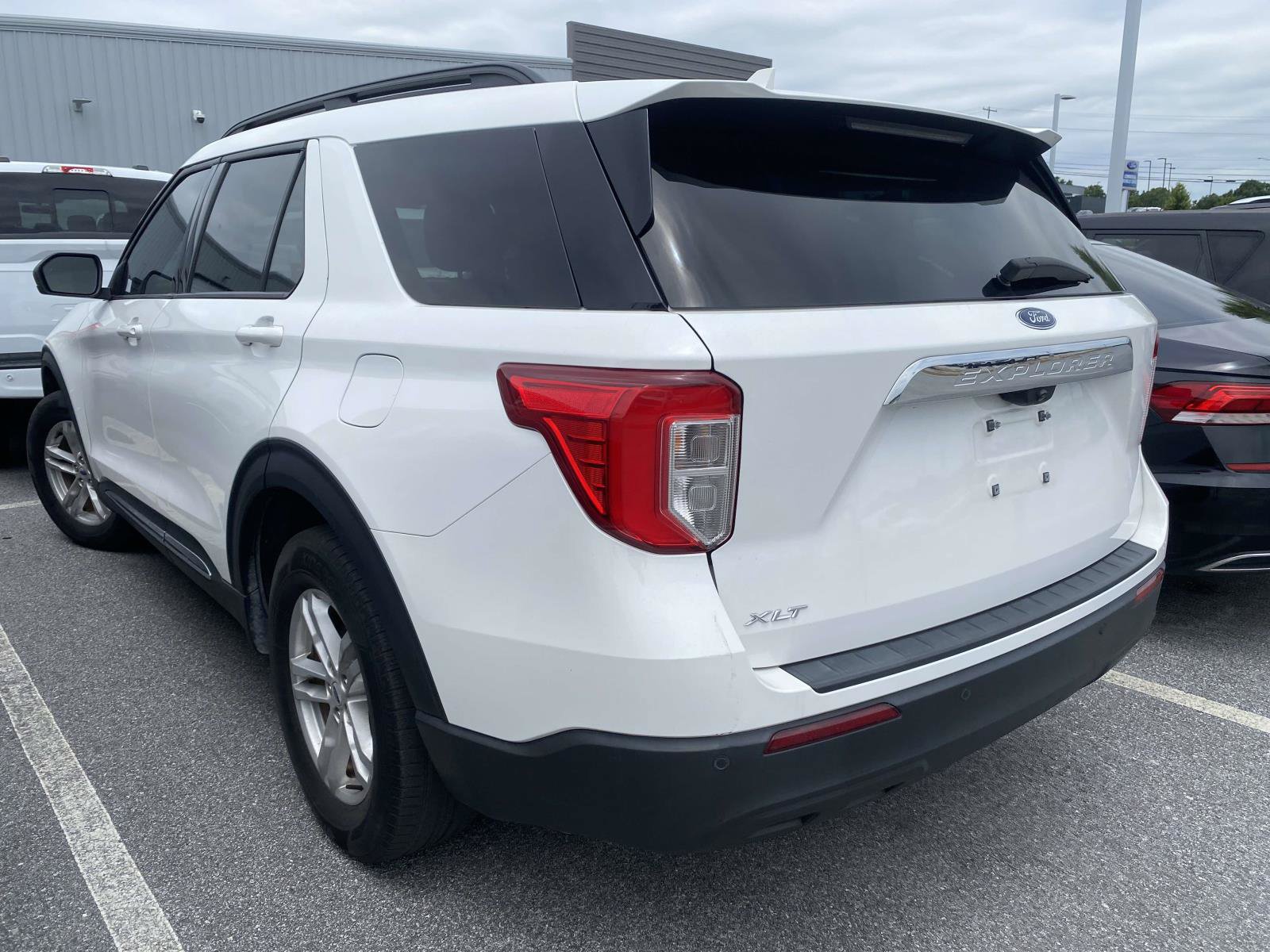 Used 2023 Ford Explorer XLT RWD image 4