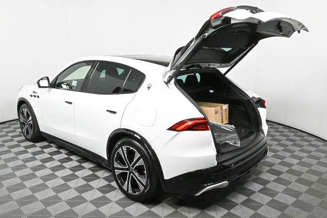 New 2025 Maserati Grecale Folgore AWD/4WD image 33