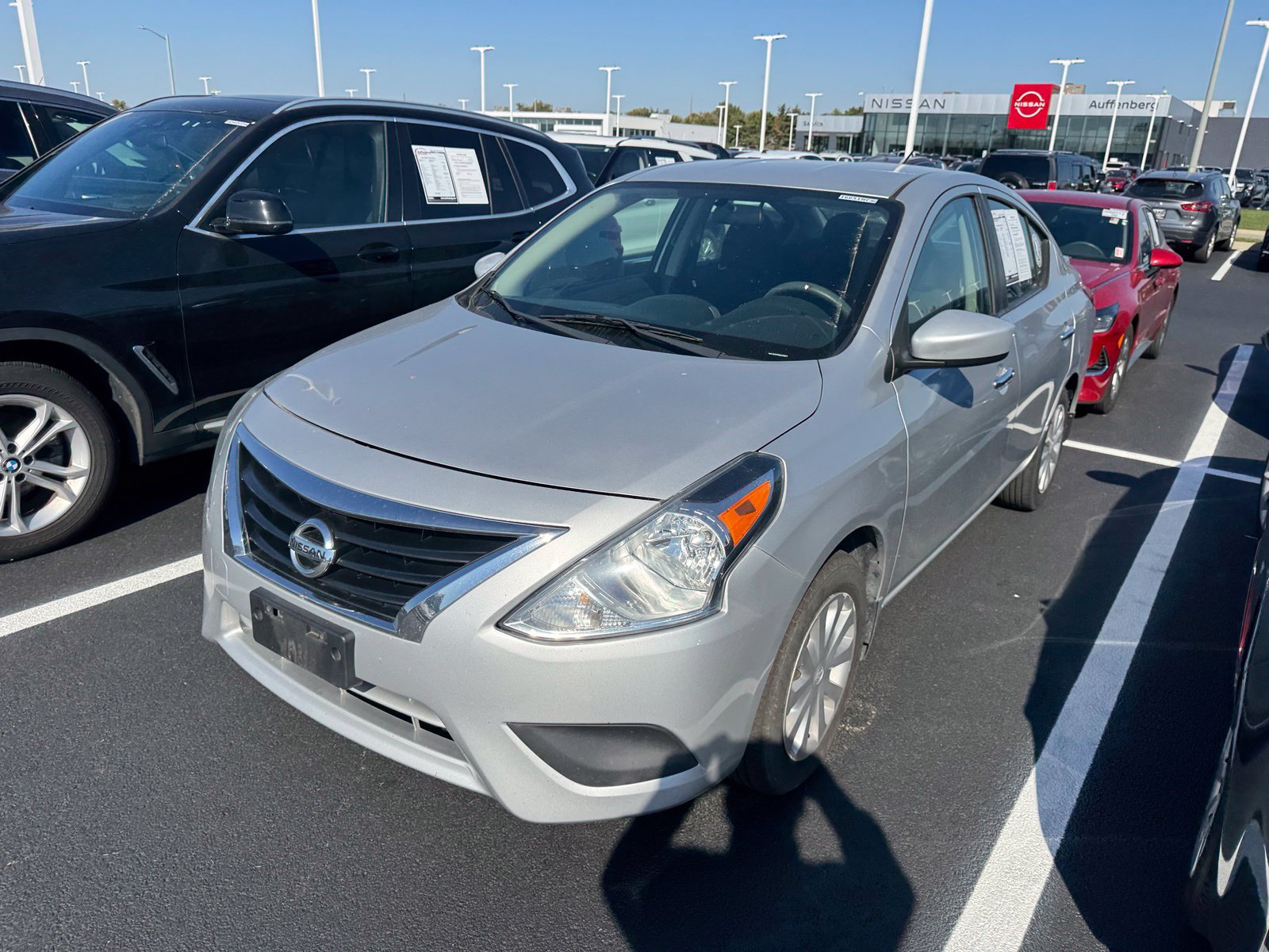 Used 2016 Nissan Versa SV FWD image 1