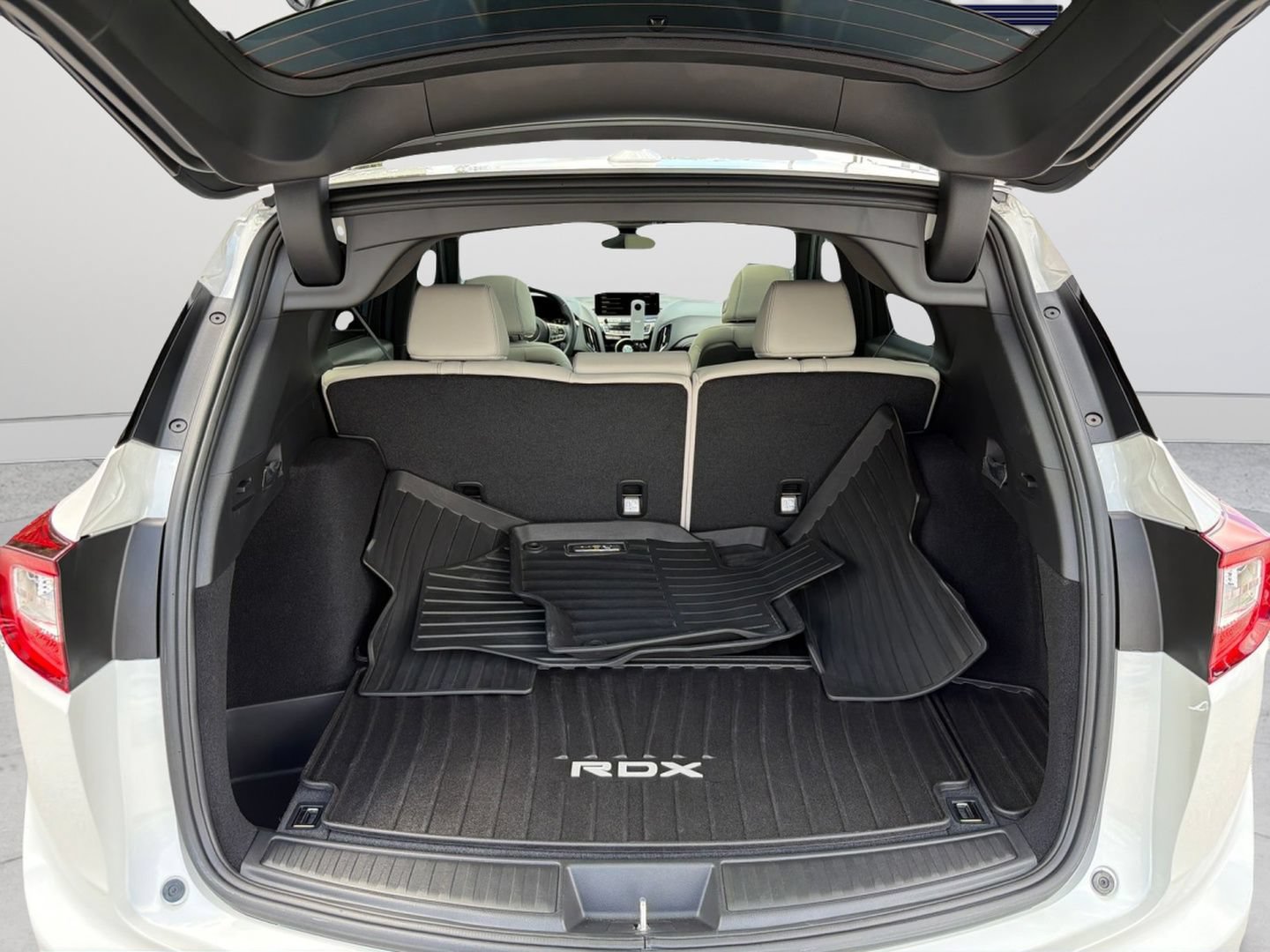 Used 2025 Acura RDX SH-AWD image 39