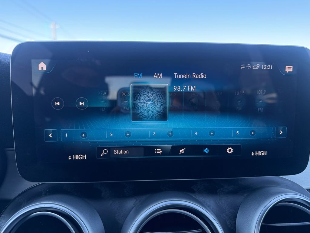 Used 2021 Mercedes-Benz GLC 300 4MATIC image 18