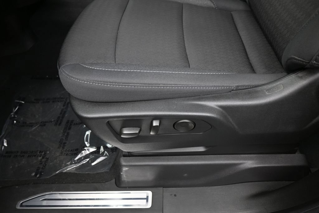 Used 2024 Chevrolet Silverado 1500 LT RWD image 15