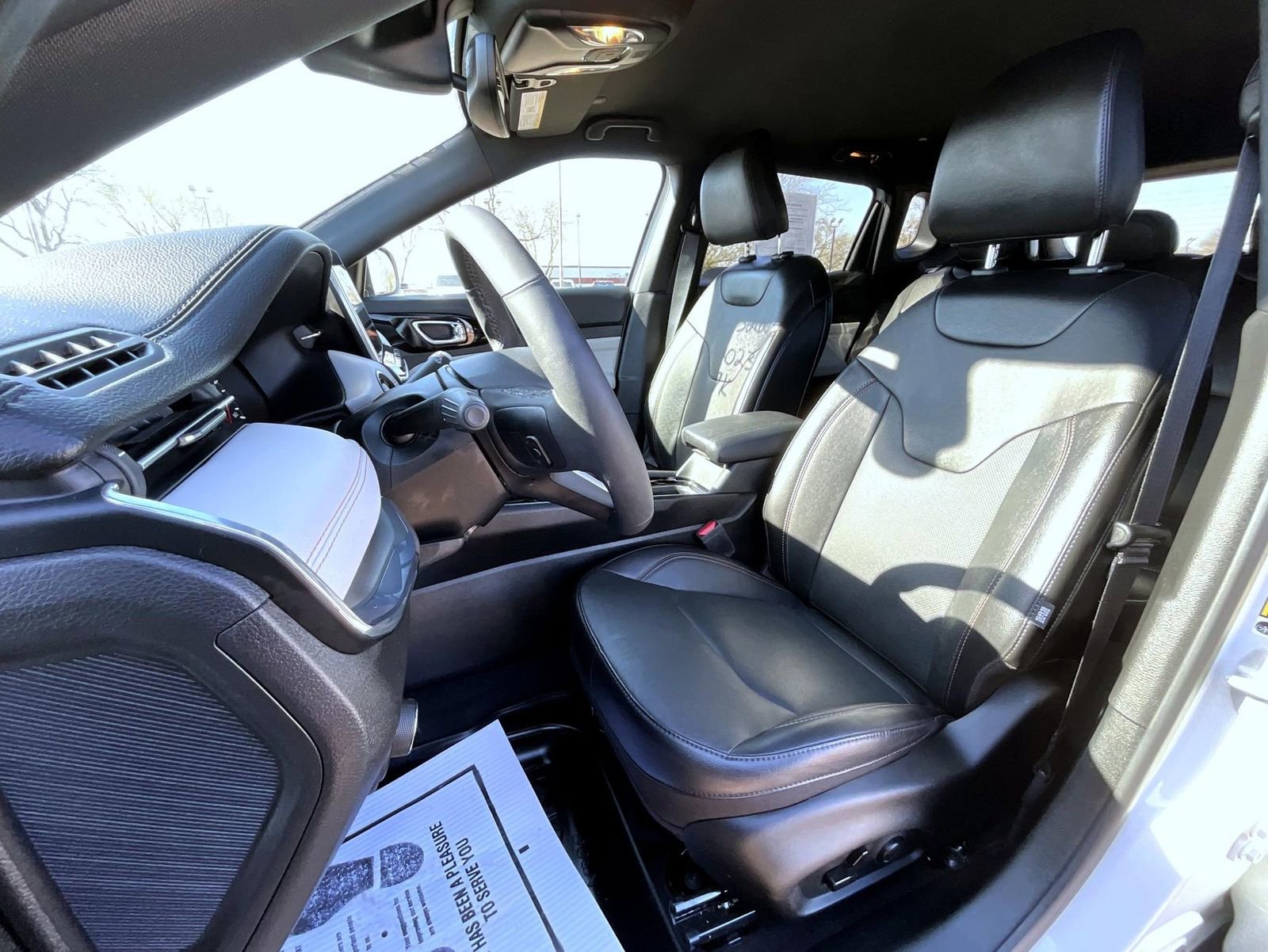 Used 2023 Jeep Compass Limited image 11