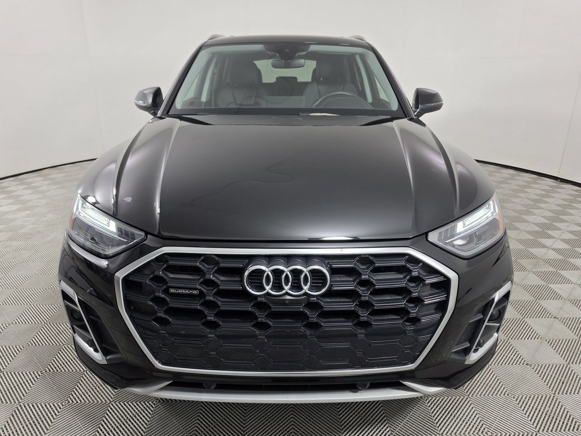 Certified 2024 Audi Q5 2.0T Premium Plus AWD/4WD image 2
