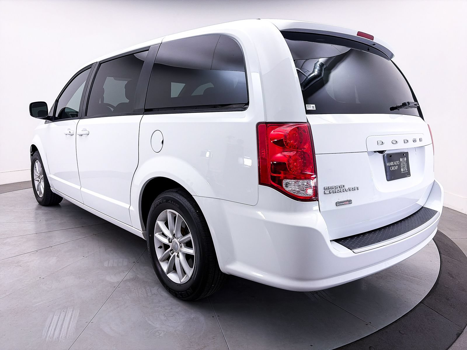 Used 2020 Dodge Grand Caravan SE FWD image 6