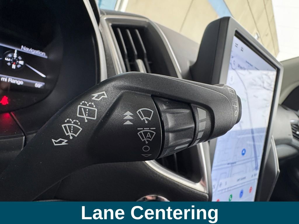 Used 2023 Ford Edge Titanium AWD/4WD image 13