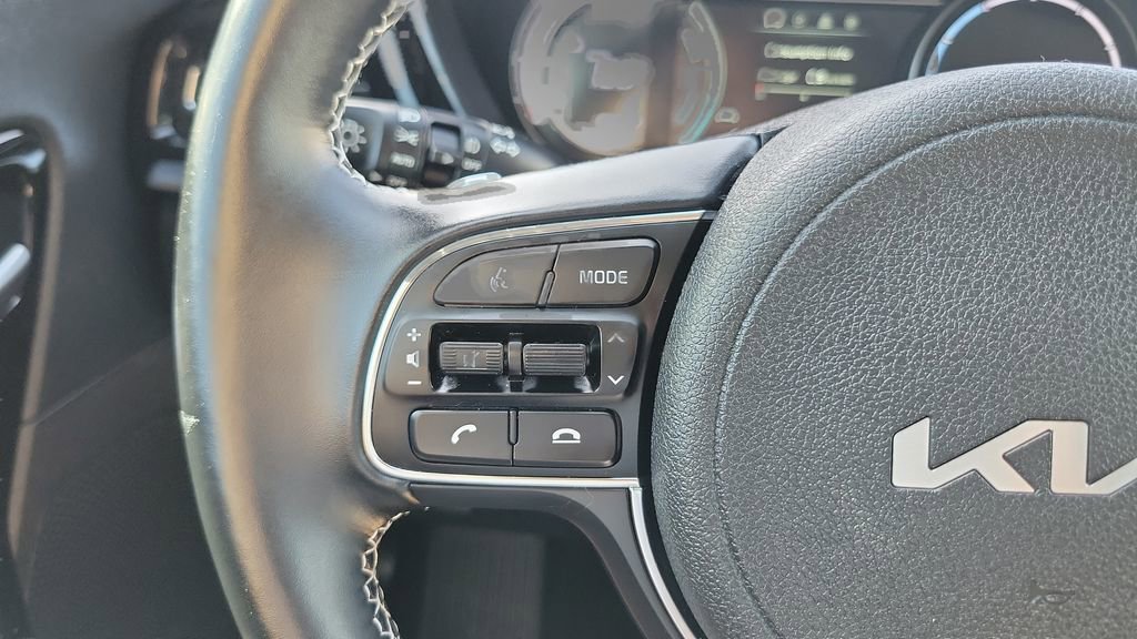Used 2022 Kia Niro EX w/ Cold Weather Package FWD image 28