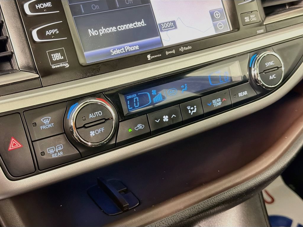 Used 2019 Toyota Highlander Limited AWD/4WD image 15