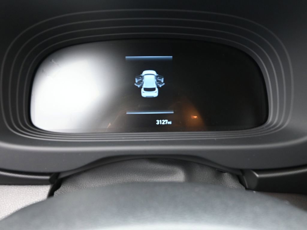 Certified 2025 Hyundai Venue SE image 18