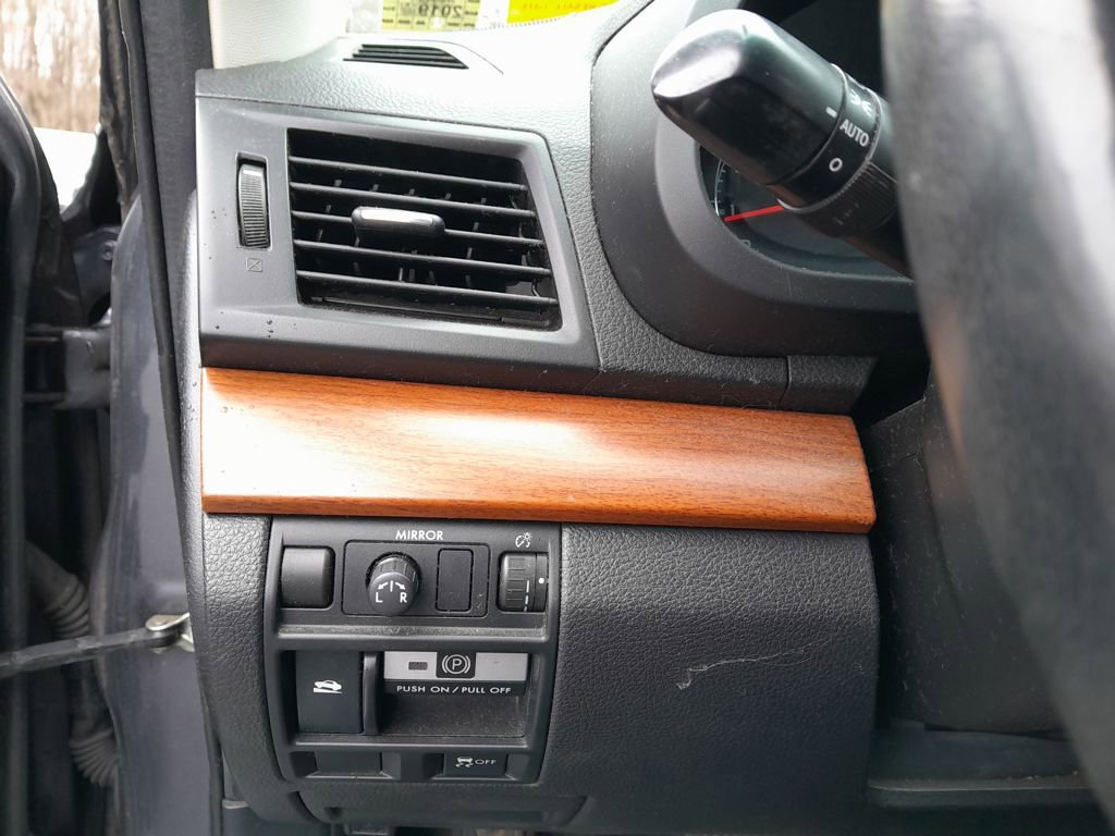 Used 2013 Subaru Outback 3.6R Limited image 15