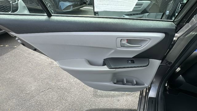 Used 2015 Toyota Camry SE FWD image 27