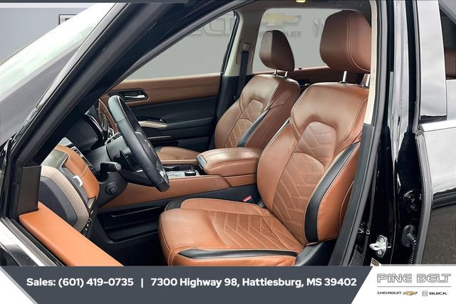 Used 2023 Nissan Pathfinder Platinum w/ Cargo Package image 18