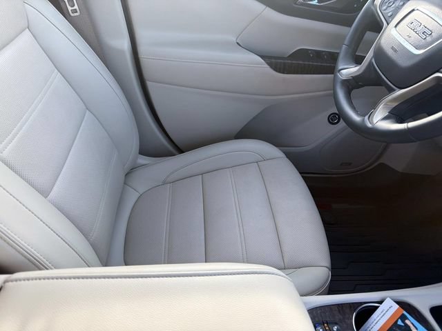 Used 2023 GMC Acadia Denali w/ Denali Technology Package FWD image 13