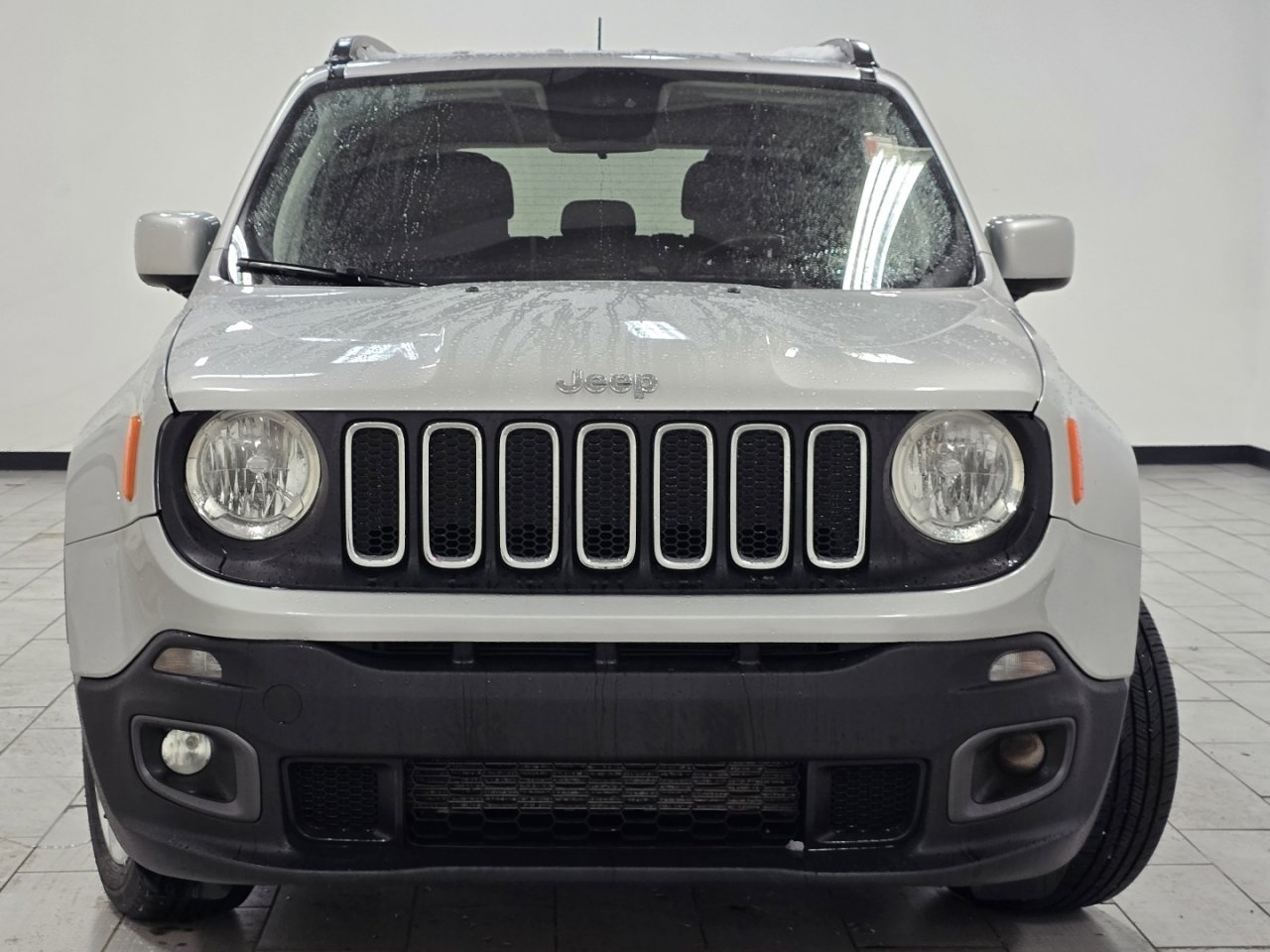Used 2018 Jeep Renegade Latitude w/ Cold Weather Group image 8