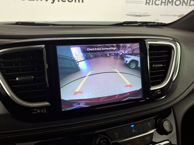 Used 2022 Chrysler Pacifica Touring-L w/ S Appearance Package image 27