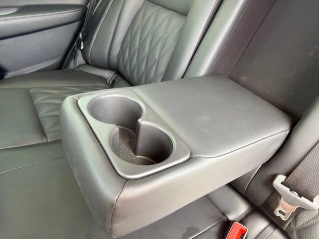 Used 2024 Nissan Rogue Platinum AWD/4WD image 18