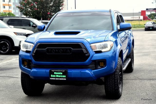 Used 2017 Toyota Tacoma TRD Sport w/ Tow Package RWD image 1