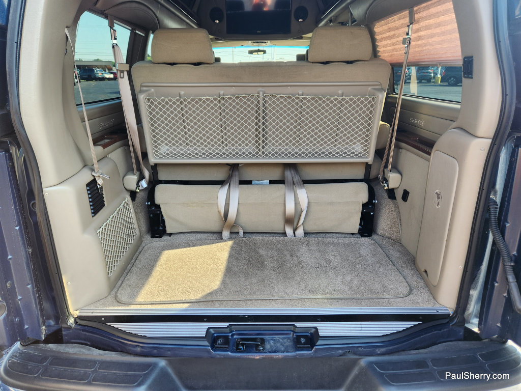 Used 2015 Chevrolet Express 2500 RWD image 12