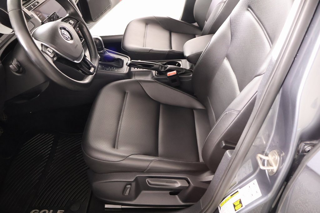 Used 2019 Volkswagen Golf SE w/ Driver Assistance Package image 11