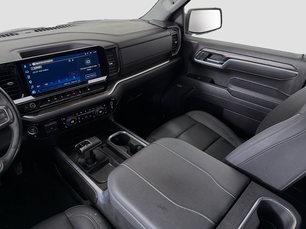 Used 2025 Chevrolet Silverado 1500 LTZ AWD/4WD image 28