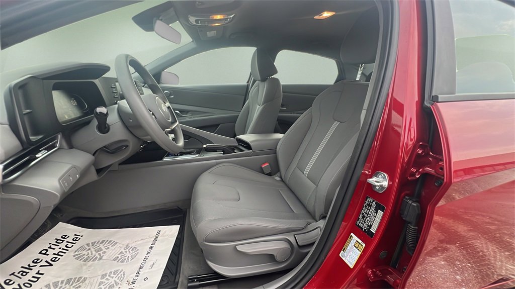 Certified 2024 Hyundai Elantra SE image 16