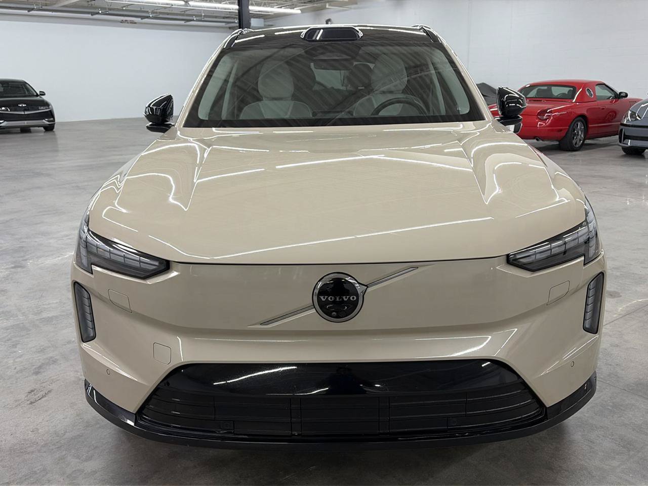 Used 2025 Volvo EX90 Plus AWD/4WD image 3