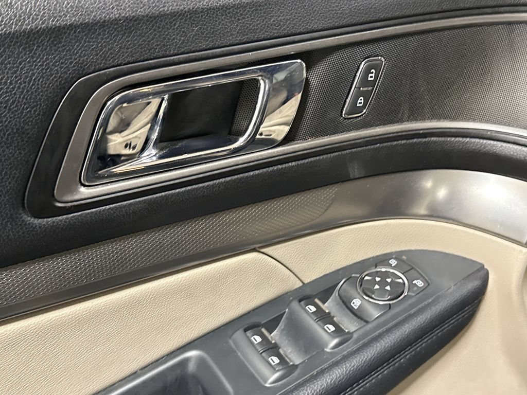 Used 2019 Ford Explorer XLT AWD/4WD image 20