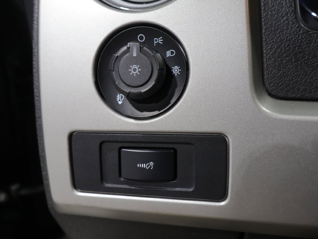 Used 2014 Ford F150 Lariat w/ Equipment Group 502A Luxury AWD/4WD image 31