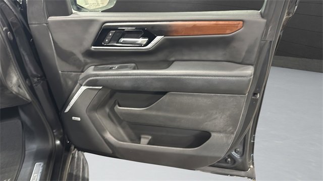 Used 2025 GMC Yukon XL Denali image 49