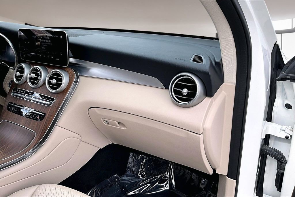 Used 2022 Mercedes-Benz GLC 300 4MATIC image 24