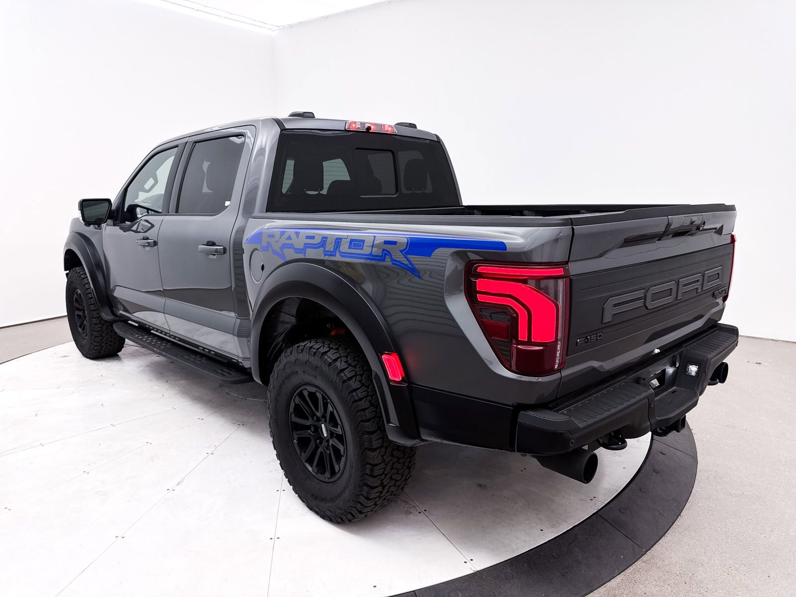 Used 2025 Ford F150 Raptor image 18