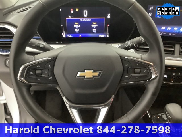 Used 2025 Chevrolet Trax LT w/ LT Convenience Package image 16