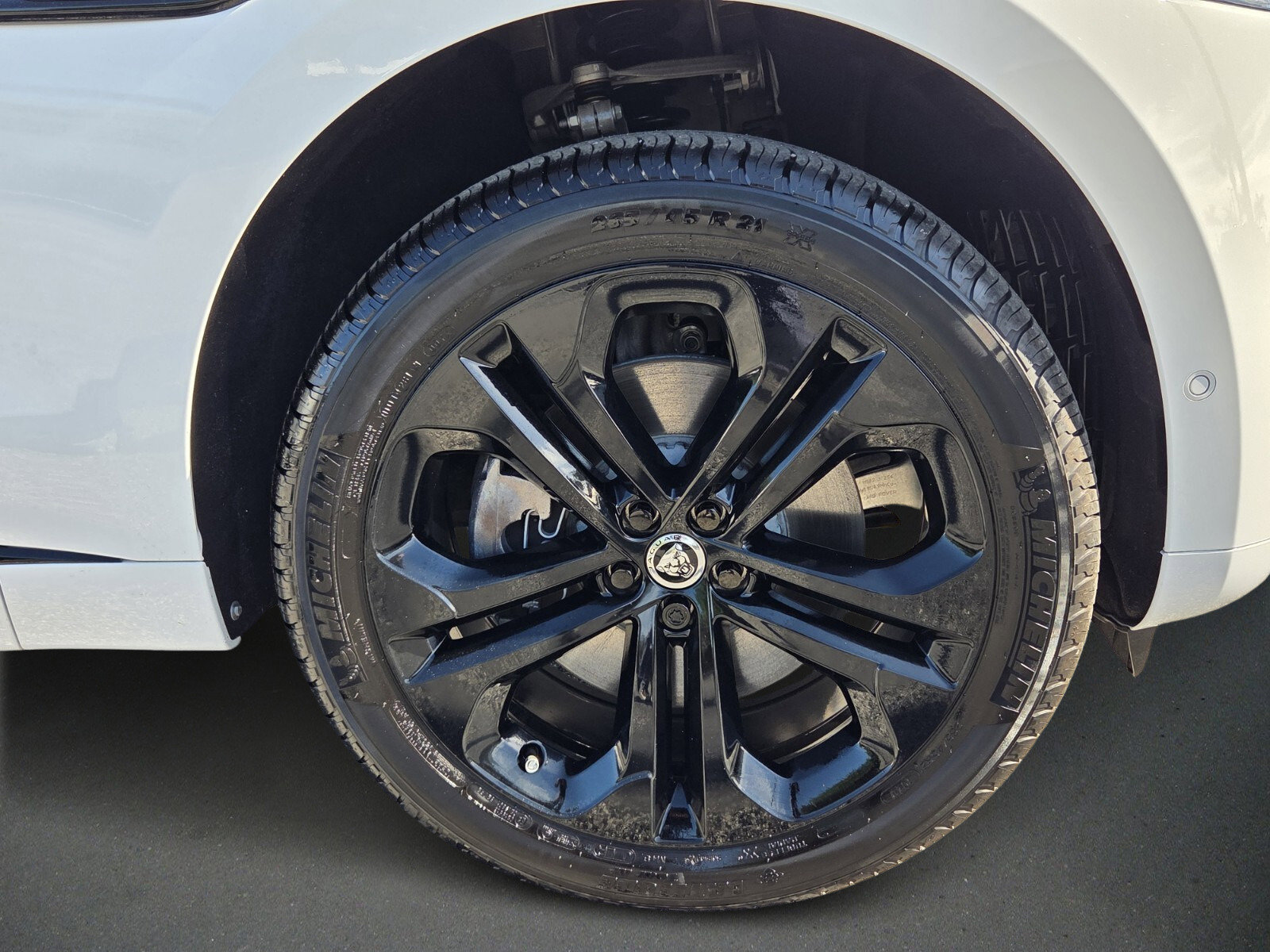 Used 2026 Jaguar F-PACE R-Dynamic S image 9