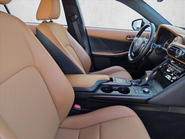 Used 2024 Lexus IS 300 w/ Comfort Package RWD image 21
