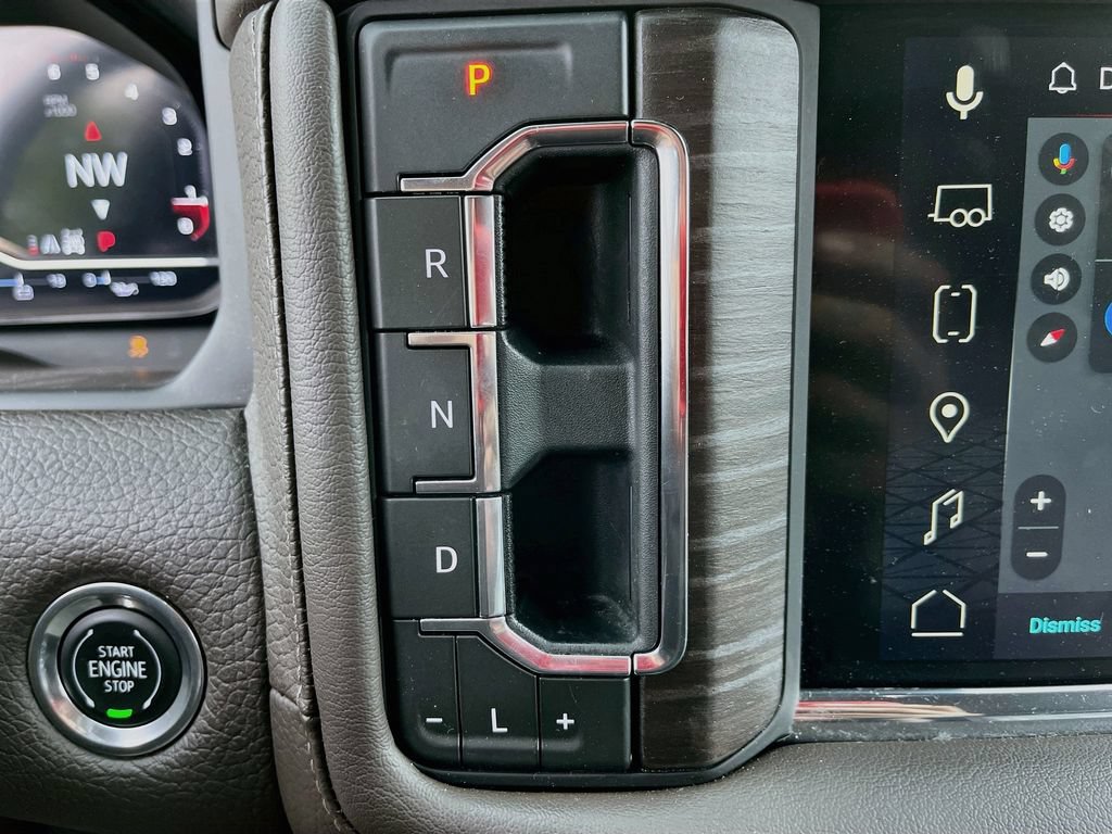 Used 2023 GMC Yukon XL Denali w/ Advanced Technology Package AWD/4WD image 16