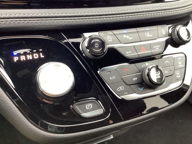 New 2026 Chrysler Pacifica Select w/ S Appearance Package image 15