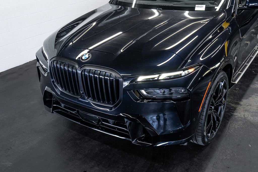 Used 2023 BMW X7 xDrive40i w/ M Sport Package image 11