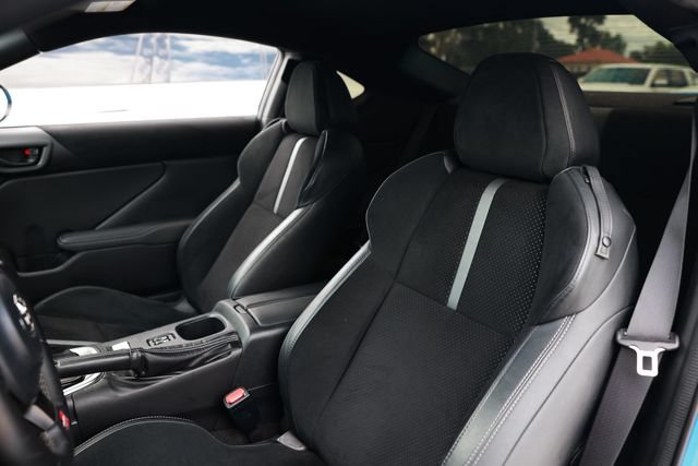 Used 2022 Toyota GR86 Premium RWD image 9