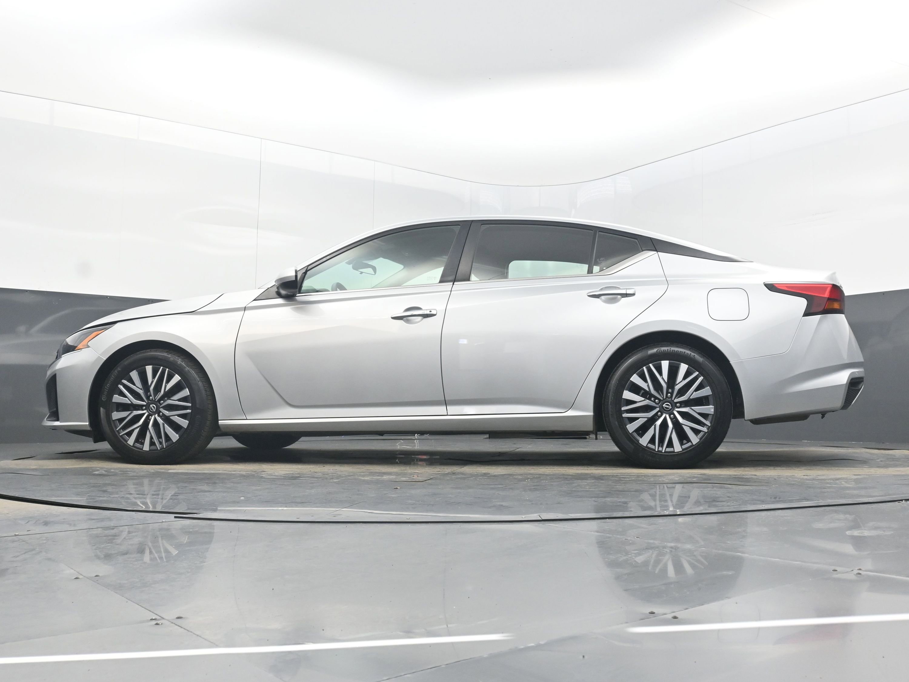 Used 2023 Nissan Altima 2.5 SV image 27