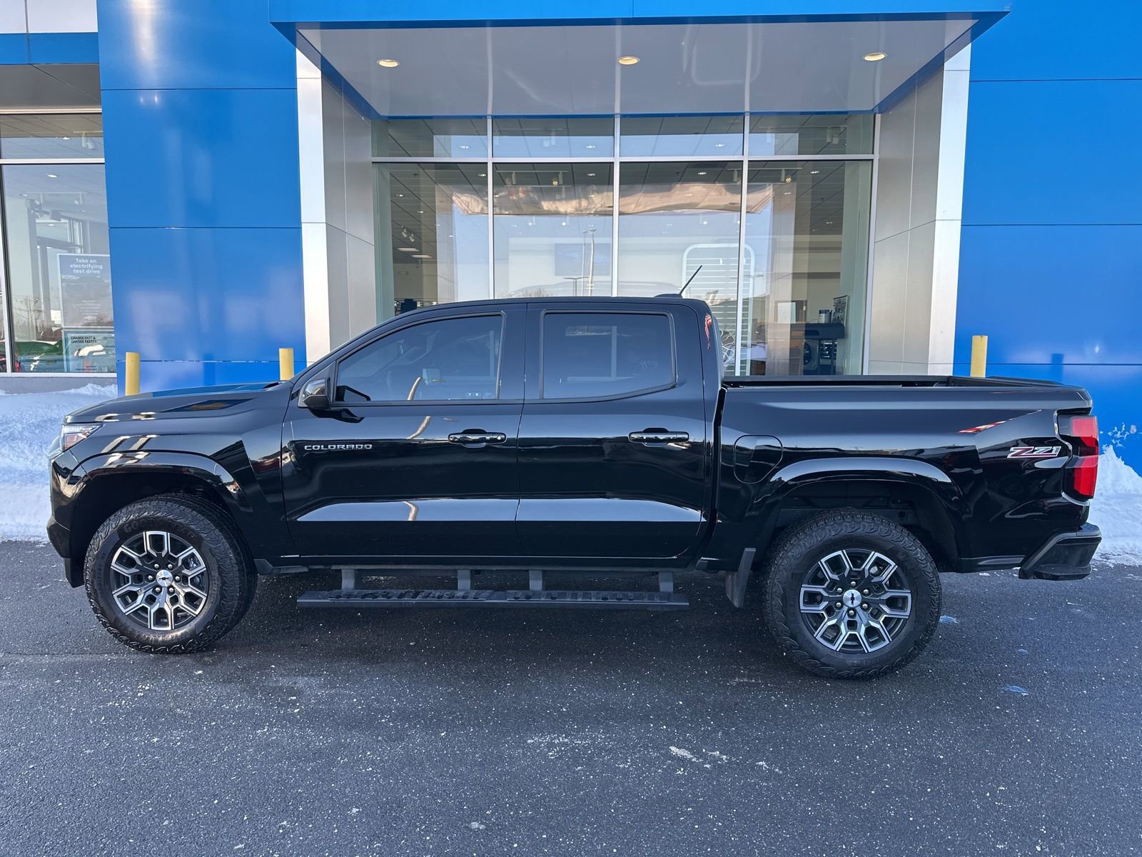Used 2023 Chevrolet Colorado Z71 w/ Z71 Convenience Package 2 image 7