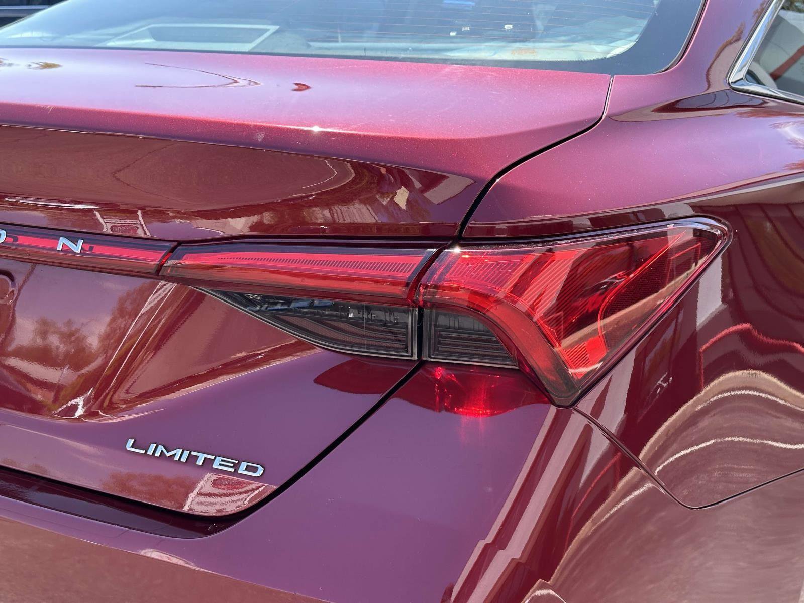 Used 2019 Toyota Avalon Limited w/ All Weather Liner Package FWD image 12